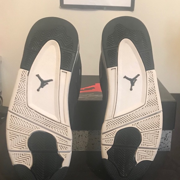 🔥Jordan 4 royalty🔥 size 10 with box 📦 - Picture 4 of 4